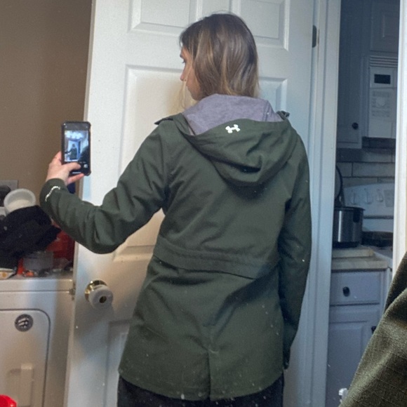 Under Armour jacket - Picture 9 of 10